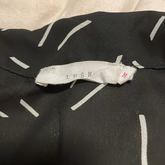 Lush short sleeve tie blouse - Picture 2 of 5